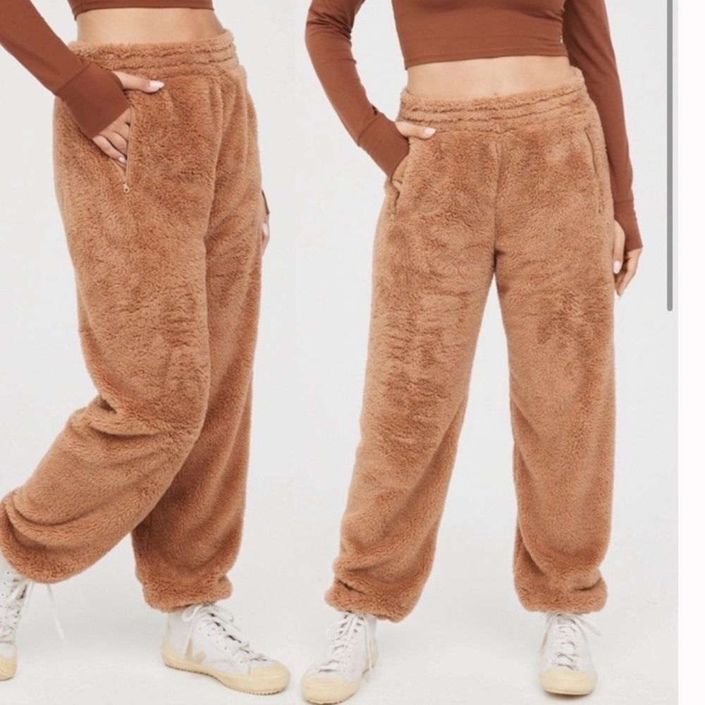 Aerie Teddy Fluffy Camel Tan Pull On Jogger Pants Zipper Pockets Size Medium
